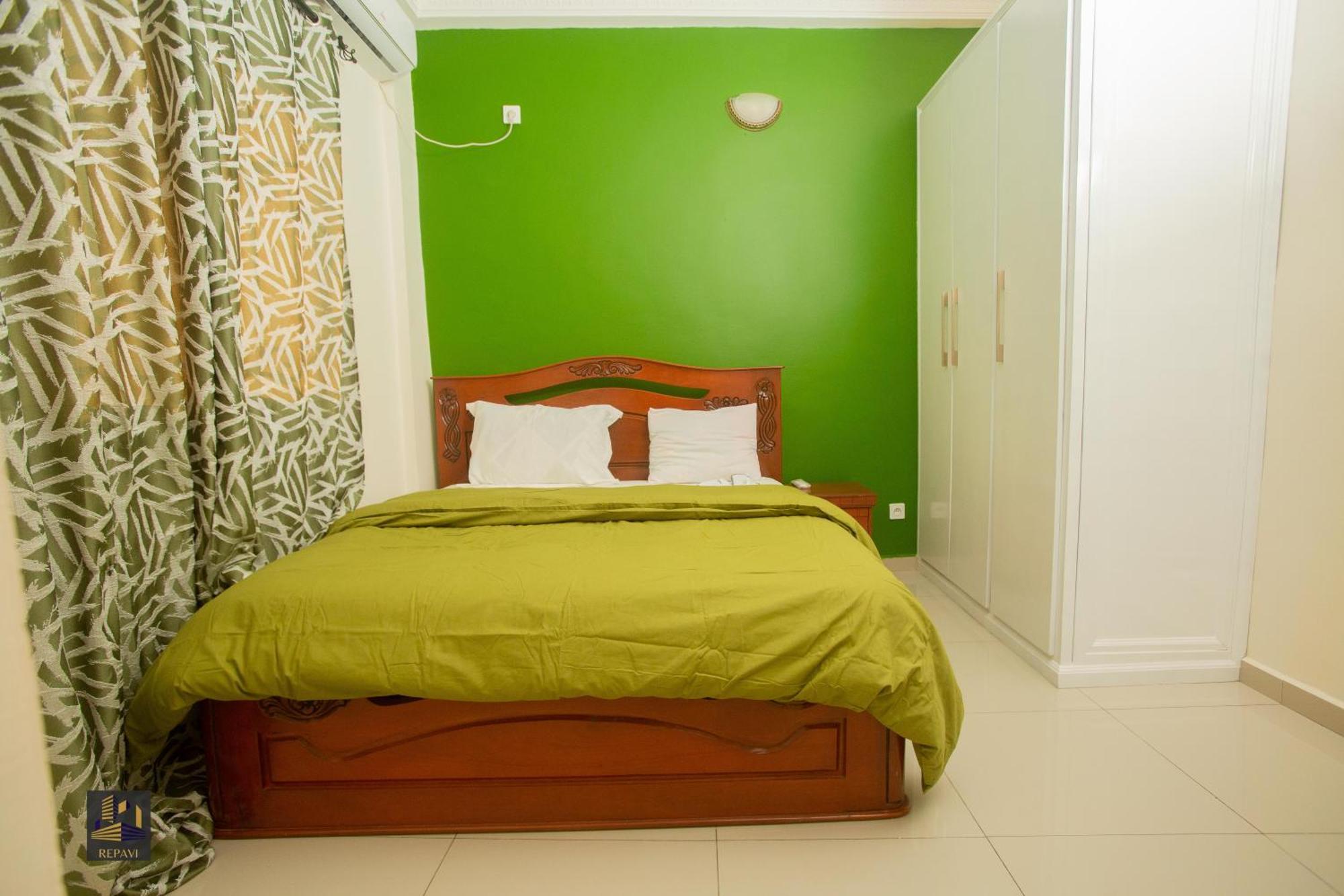 Repavi Lodge Yaoundé Exteriör bild