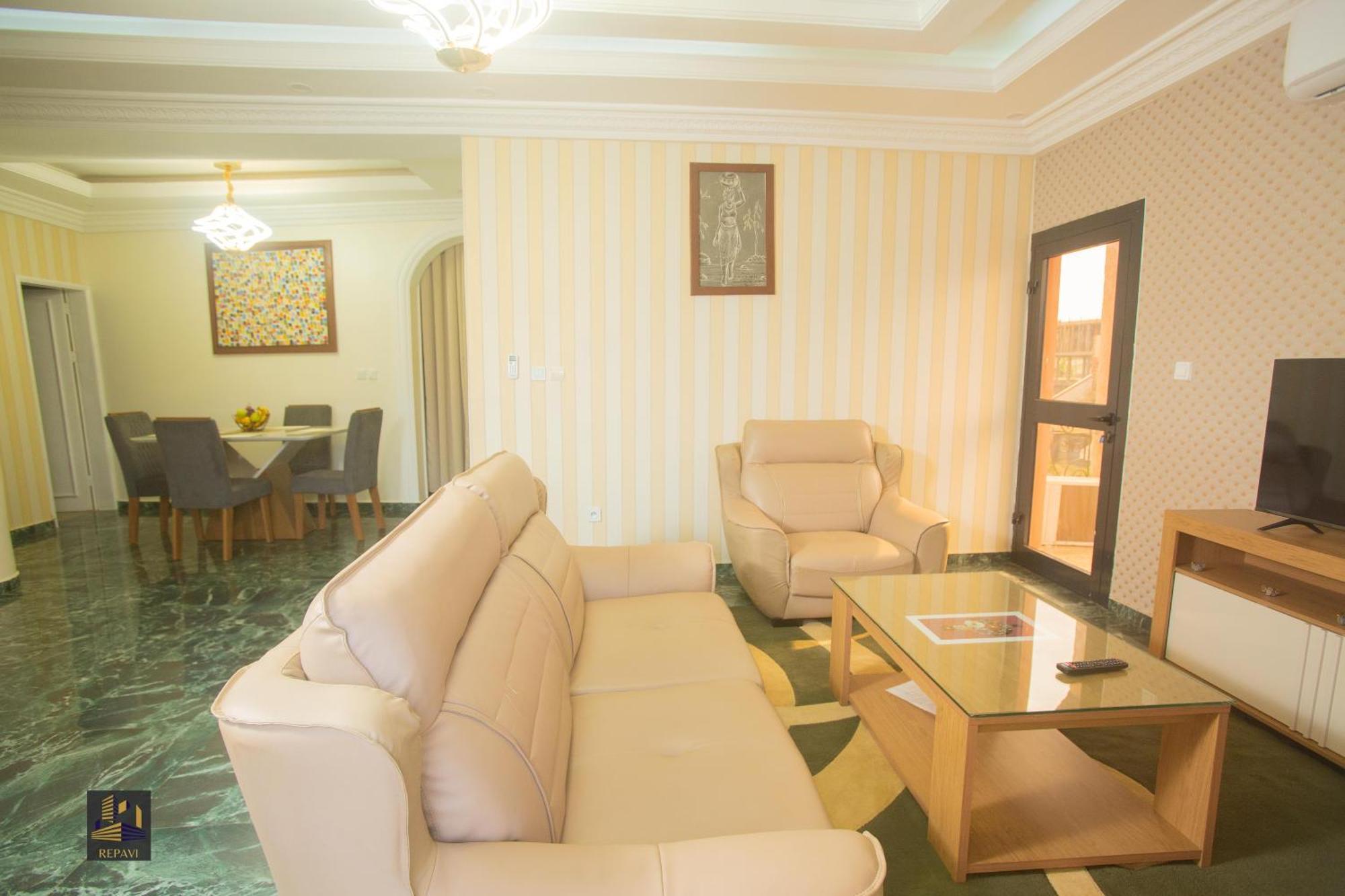 Repavi Lodge Yaoundé Exteriör bild